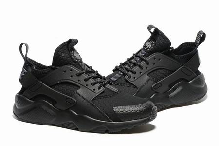 Nike Air Huarache Run shoes all black