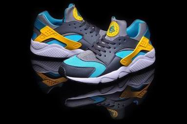 Nike Air Huarache shoes dark blue yellow