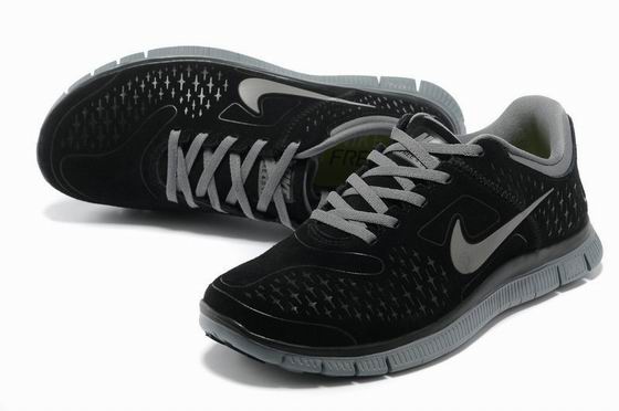 Nike Free 4.0v3 running shoes suede black