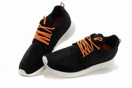 Nike Rosherun Dyn FW QS shoes black orange