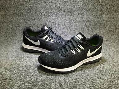 Nike Zoom Winflo 4 black white