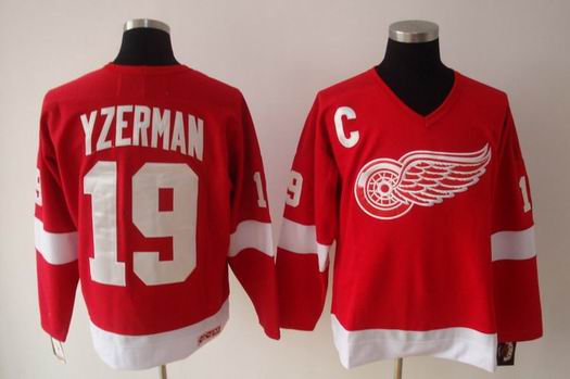 nhl deroit red wings #19 yzerman ccm red